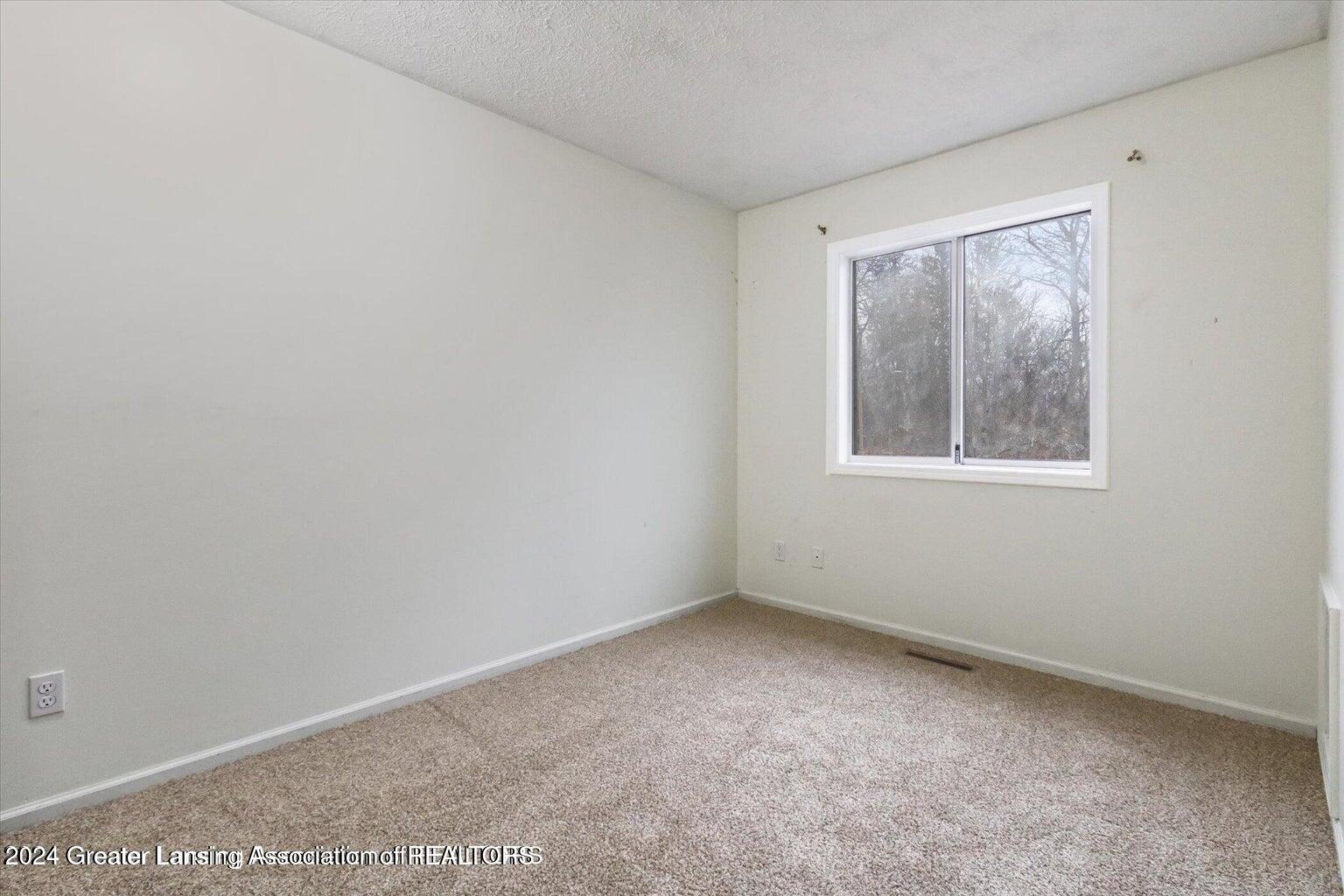 307 Sawyer Road Lansing, MI 48911 - Photo 21 of 47 21