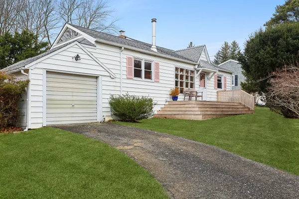 $20,000 | 33 South South Delrey Road, Montauk, NY 11954