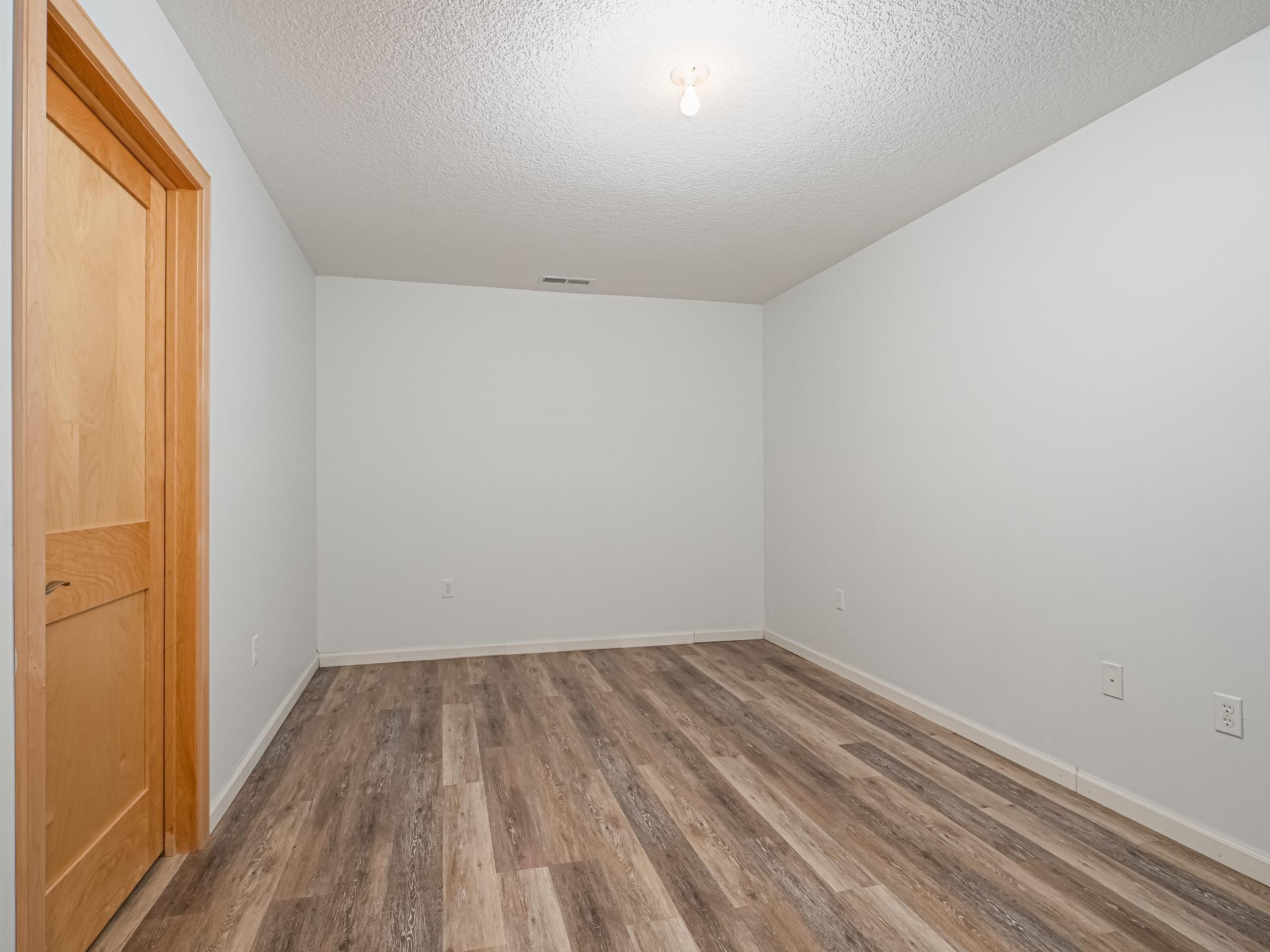 2113 Village Terrace Bloomington, MN 55431 - Photo 31 of 39