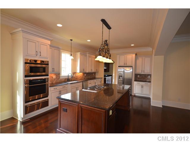 7128 Old Providence Road Charlotte, NC 28226 - Photo 4 of 13