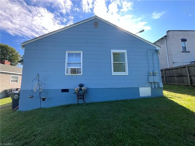 $850 | 720 Warren Street, Unit B, Greensboro, NC 27403