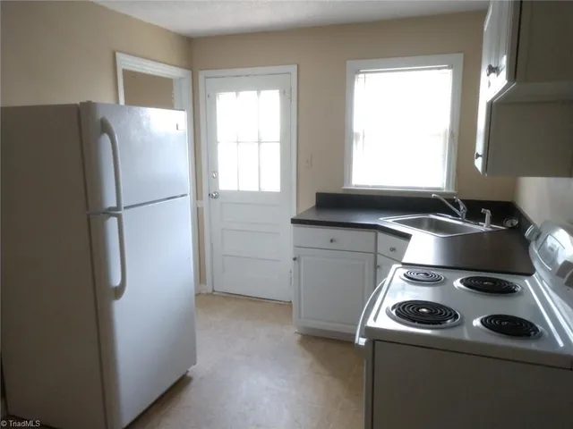 $850 | 720 Warren Street, Unit B, Greensboro, NC 27403