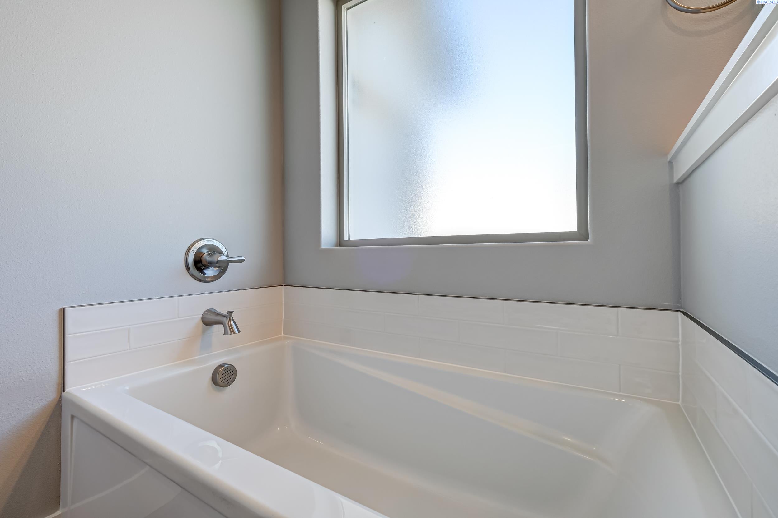 1708 Kendall Road Benton City, WA 99320 - Photo 16 of 26 Gallery Image 16