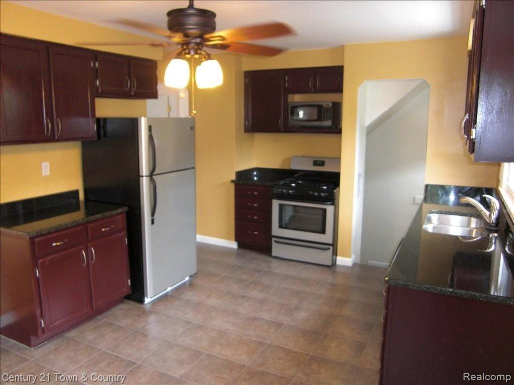 1339 Cambridge Road Berkley, MI 48072 - Photo 6 of 25 All New Appliances