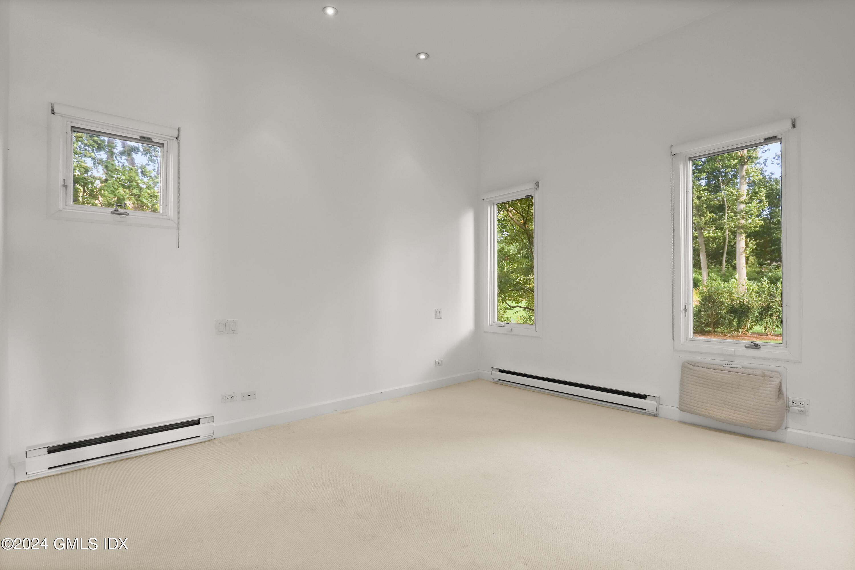 46 Carriglea Drive Riverside, CT 06878 - Photo 24 of 48 a view of an empty room with a window