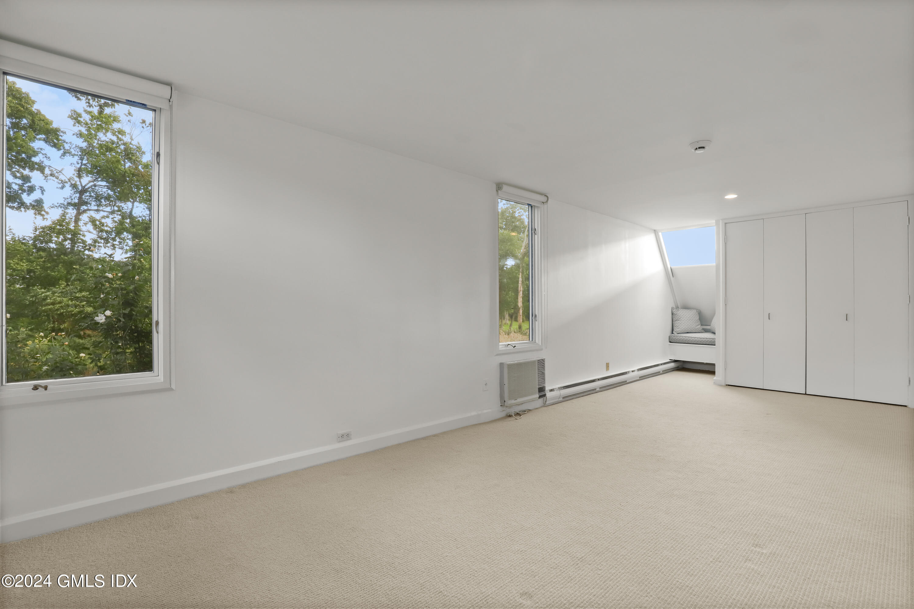 46 Carriglea Drive Riverside, CT 06878 - Photo 33 of 48 an empty room with a natural light