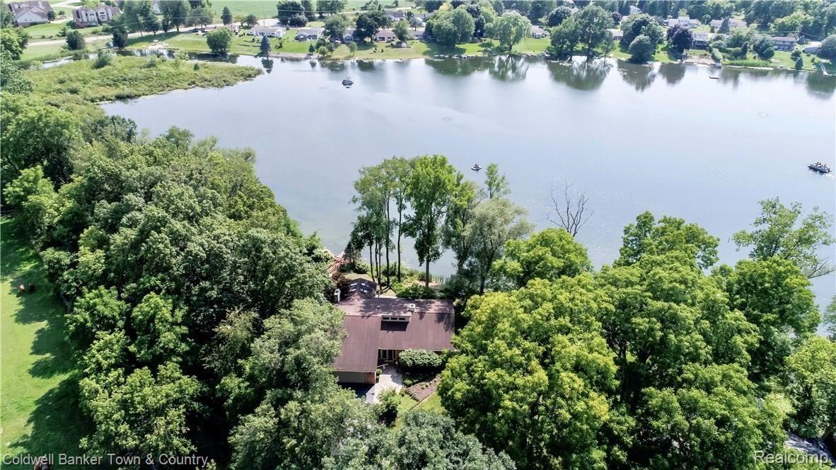 2487 Ripple Way White Lake, MI 48383 - Photo 16 of 17 Drone 1.jpg
