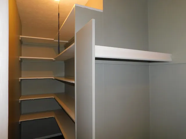 $2,000 | 253 Brookridge Court, Unit 2, Ann Arbor, MI 48103