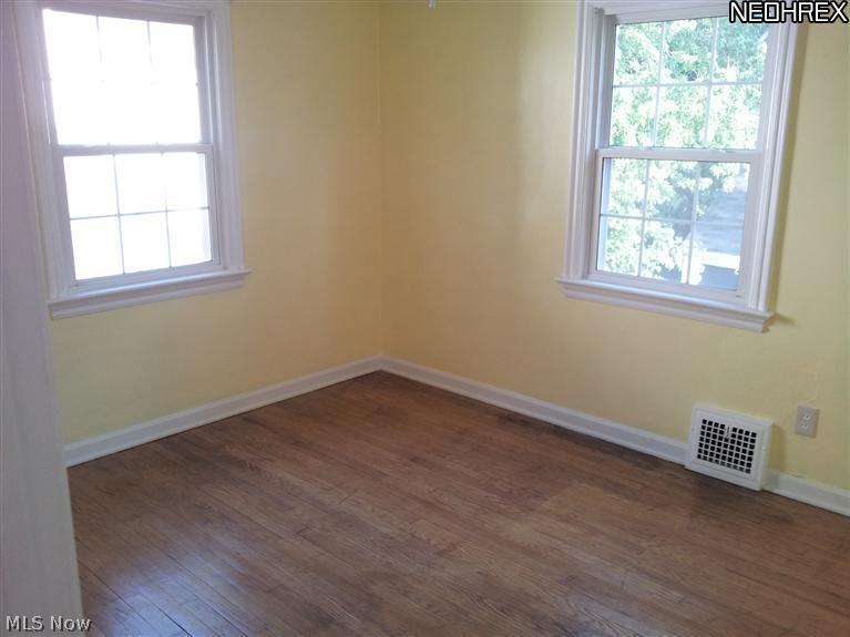 3844 Bendemeer Road Cleveland Heights, OH 44118 - Photo 10 of 14