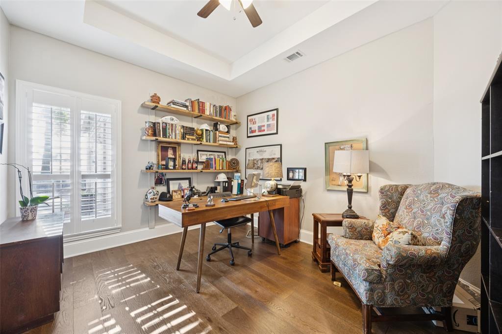 3611 Skinner Road Midlothian, TX 76065 - Photo 13 of 40 a living room with furniture a rug and a large window