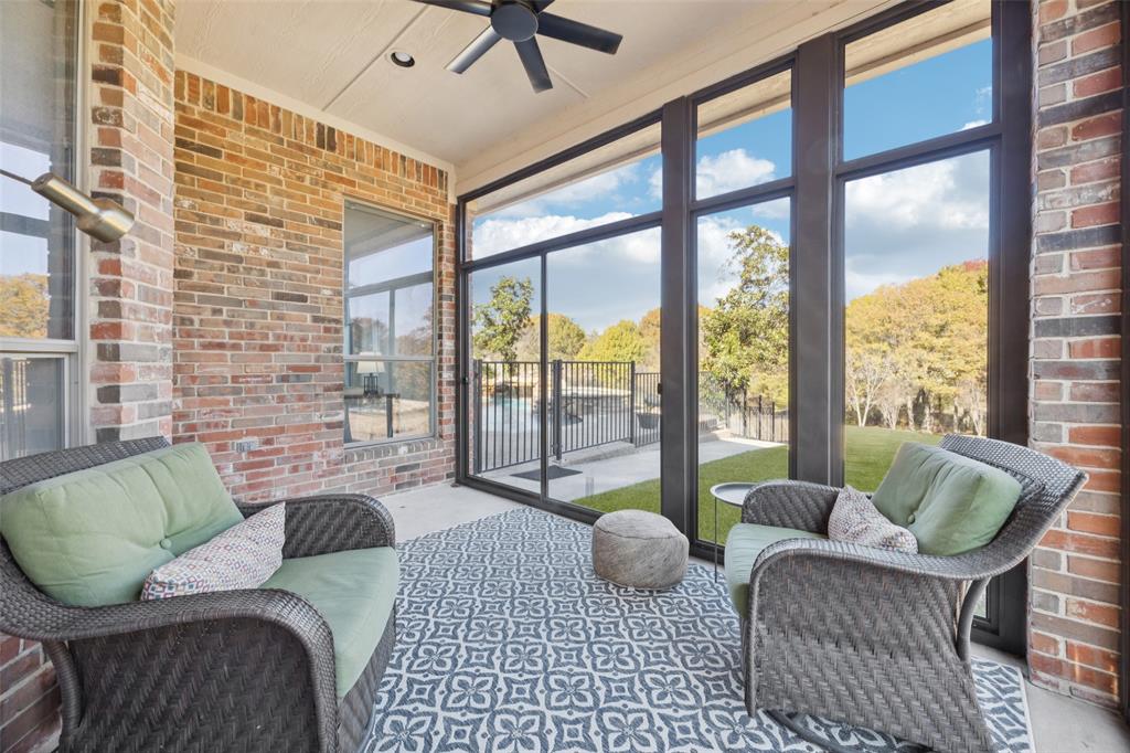 3611 Skinner Road Midlothian, TX 76065 - Photo 28 of 40 a living room with furniture and a large window