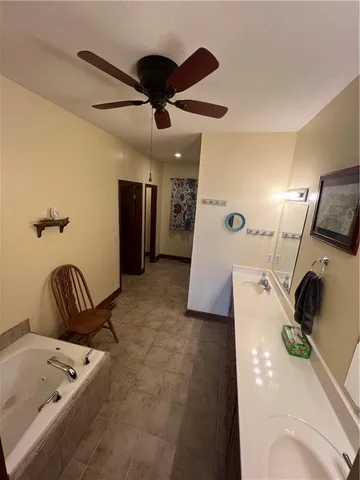 $725,000 | 2 Southeast Eagle Ridge Drive, St. Joseph, MO 64507