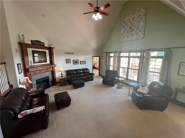 $725,000 | 2 Southeast Eagle Ridge Drive, St. Joseph, MO 64507