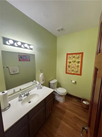 $725,000 | 2 Southeast Eagle Ridge Drive, St. Joseph, MO 64507