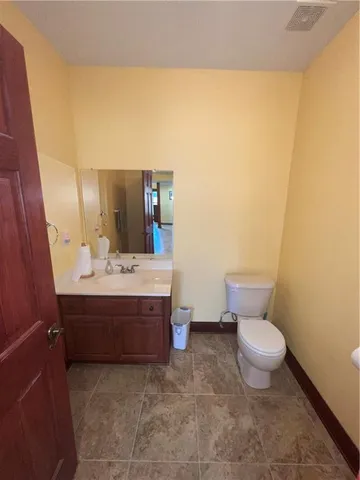 $725,000 | 2 Southeast Eagle Ridge Drive, St. Joseph, MO 64507