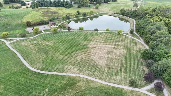 $725,000 | 2 Southeast Eagle Ridge Drive, St. Joseph, MO 64507