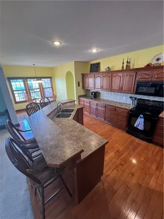 $725,000 | 2 Southeast Eagle Ridge Drive, St. Joseph, MO 64507