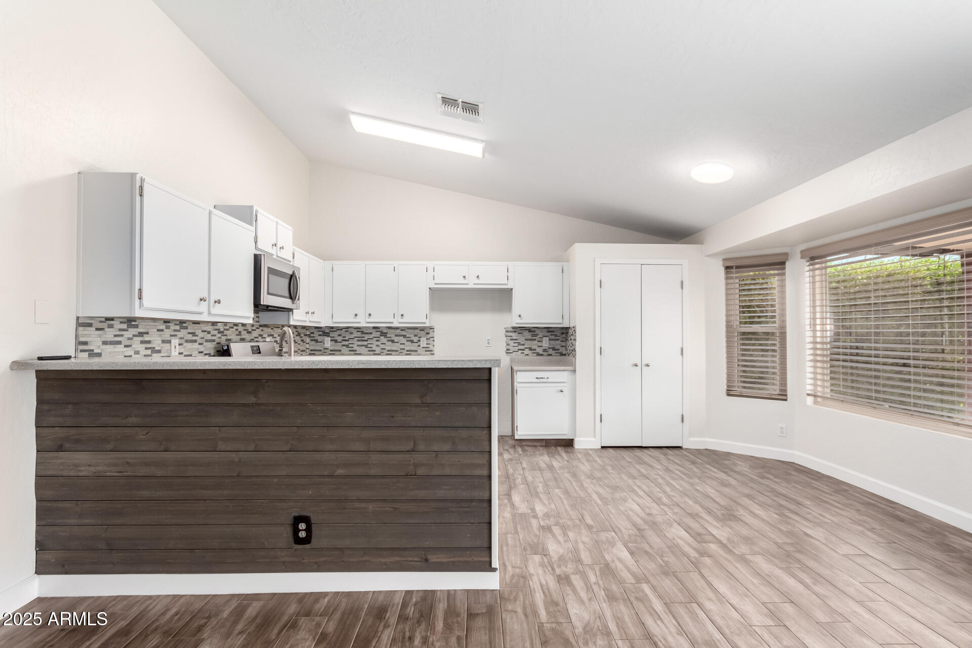 2047 East Devon Road Gilbert, AZ 85296 - Photo 7 of 28 11 Devon