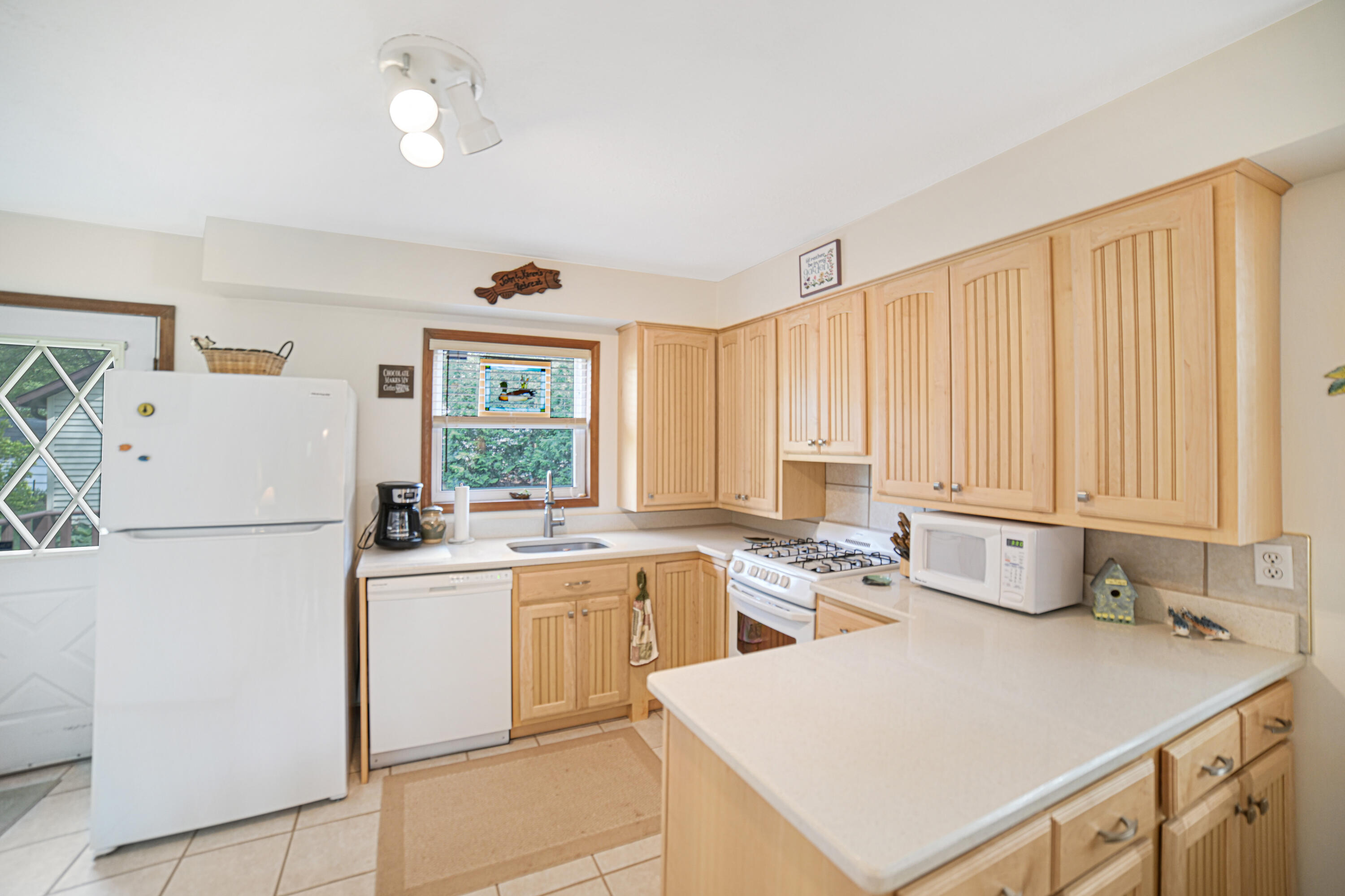 69960 Garver Lake Road Edwardsburg, MI 49112 - Photo 5 of 33 DSC_0170