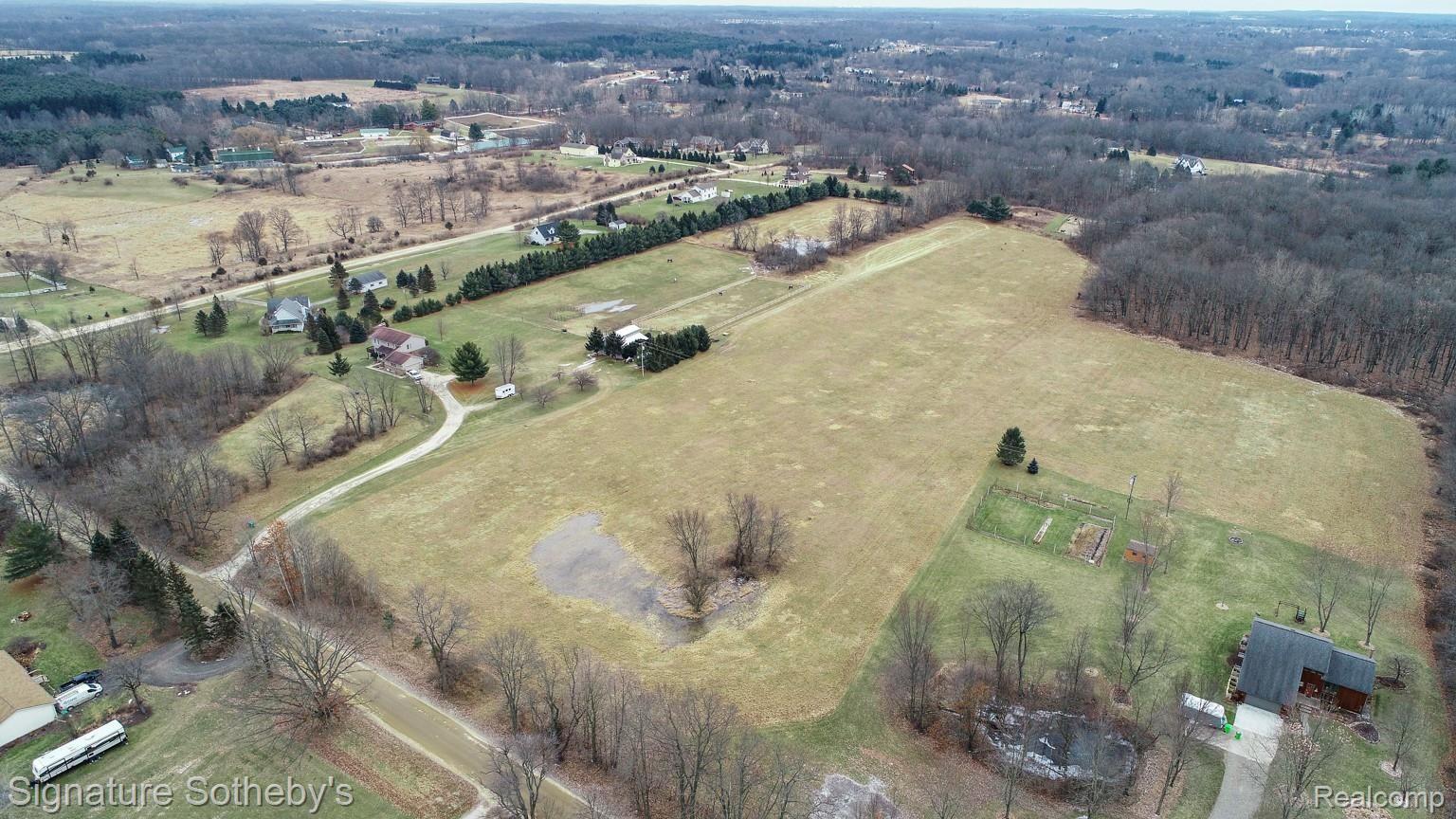 Par A-5 Curdy Road Howell, MI 48855 - Photo 17 of 25 DJI_0170.jpg