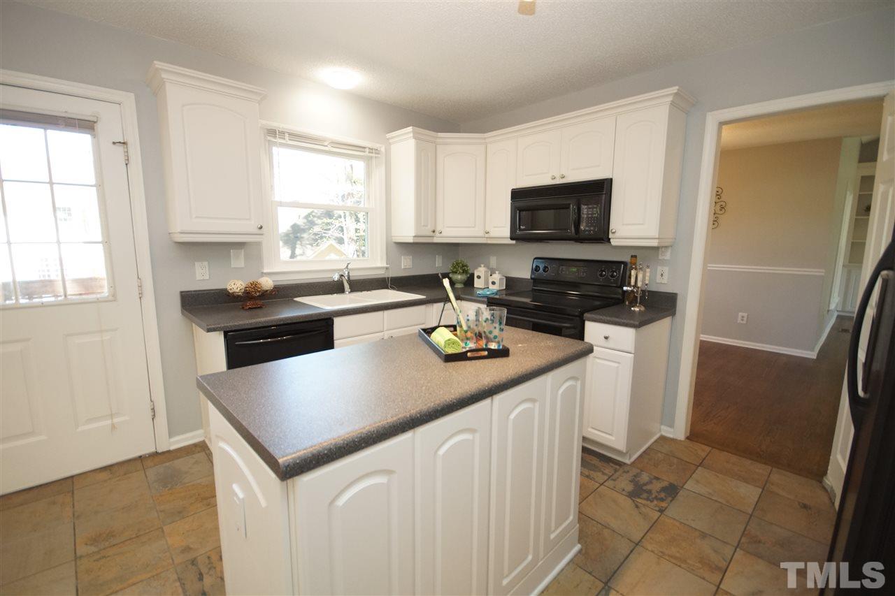 5500 Edgebury Road Raleigh, NC 27613 - Photo 11 of 25