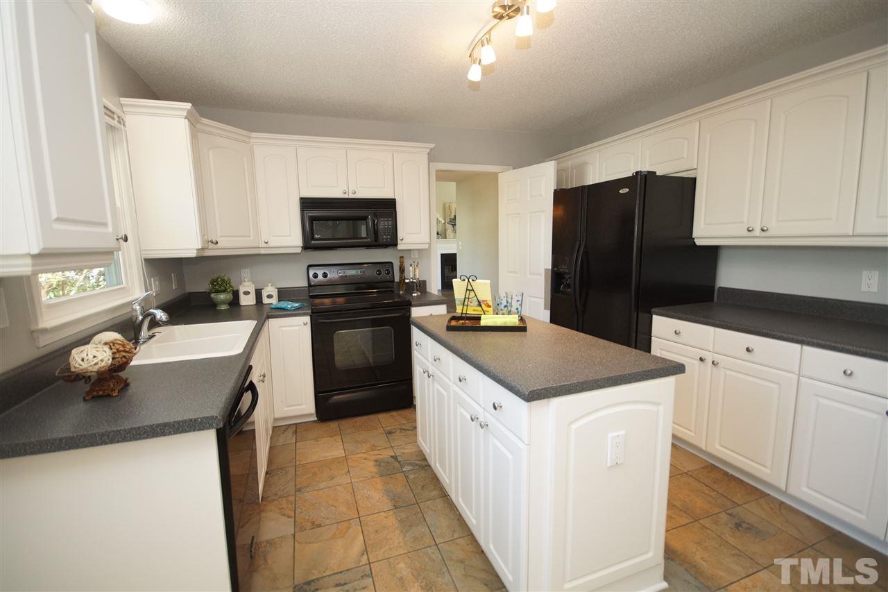 5500 Edgebury Road Raleigh, NC 27613 - Photo 12 of 25