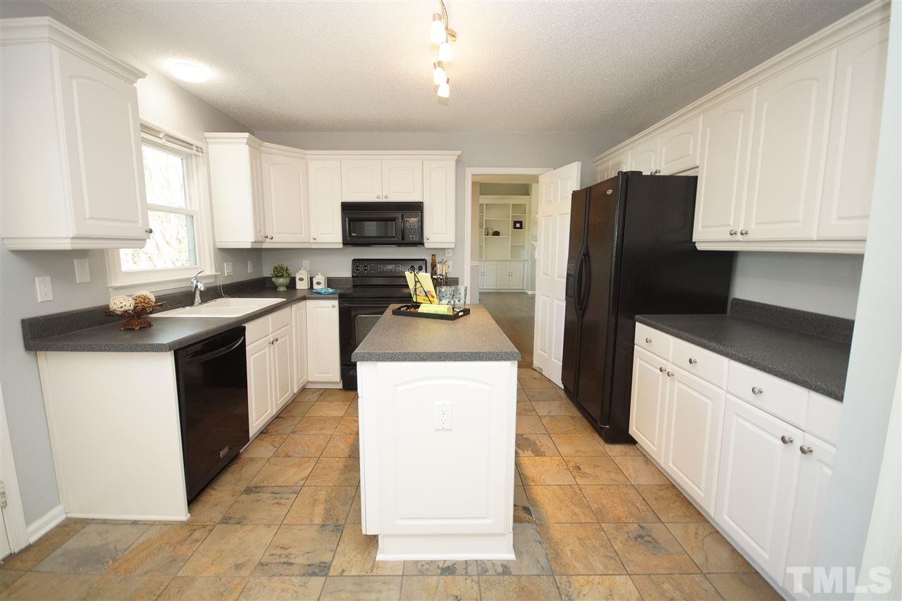 5500 Edgebury Road Raleigh, NC 27613 - Photo 9 of 25