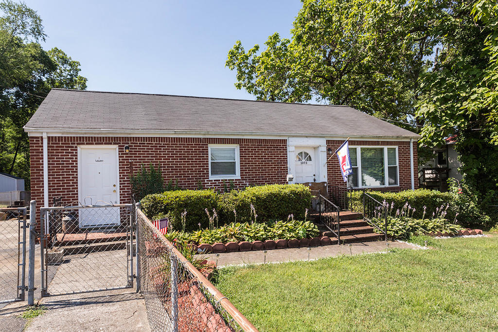 1373 Craig Robertson Road Southeast Roanoke, VA 24014 - Photo 2 of 24 DGA_7603