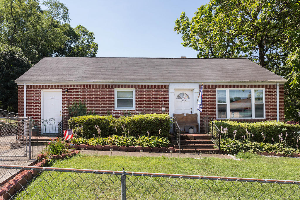 1373 Craig Robertson Road Southeast Roanoke, VA 24014 - Photo 3 of 24 DGA_7604