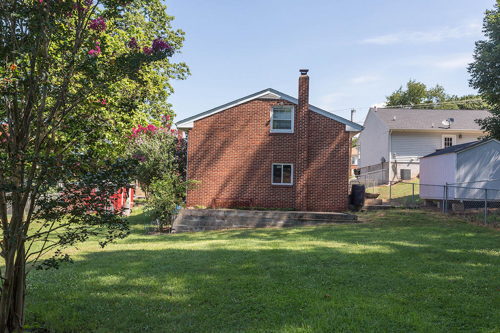 1373 Craig Robertson Road Southeast Roanoke, VA 24014 - Photo 22 of 24 DGA_7621