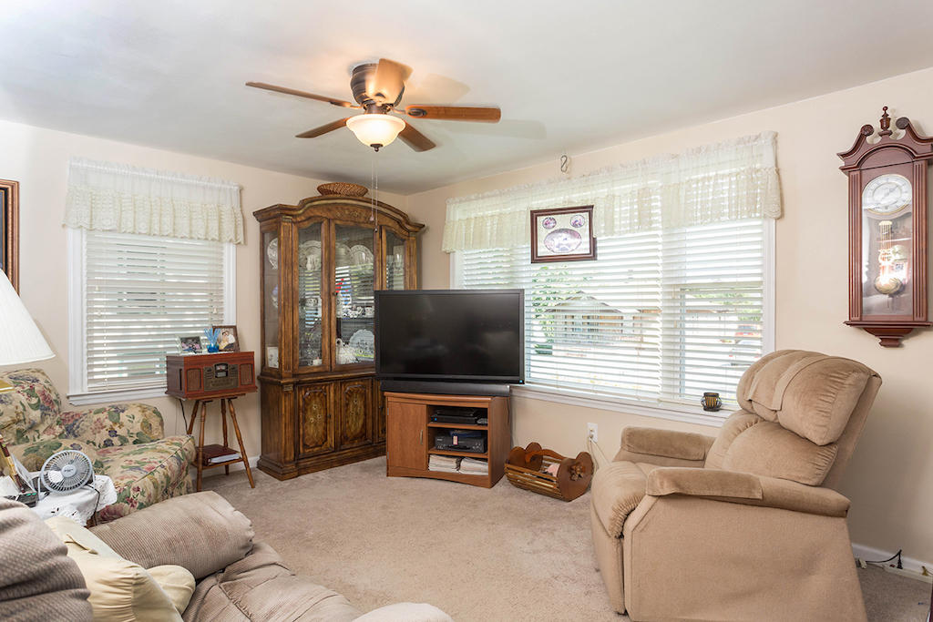 1373 Craig Robertson Road Southeast Roanoke, VA 24014 - Photo 8 of 24 DGA_7607