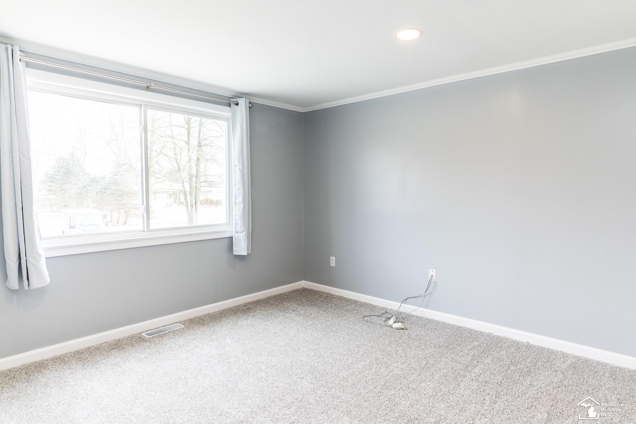18338 Emit Road Riverview, MI 48193 - Photo 20 of 44 50101813-19.JPG