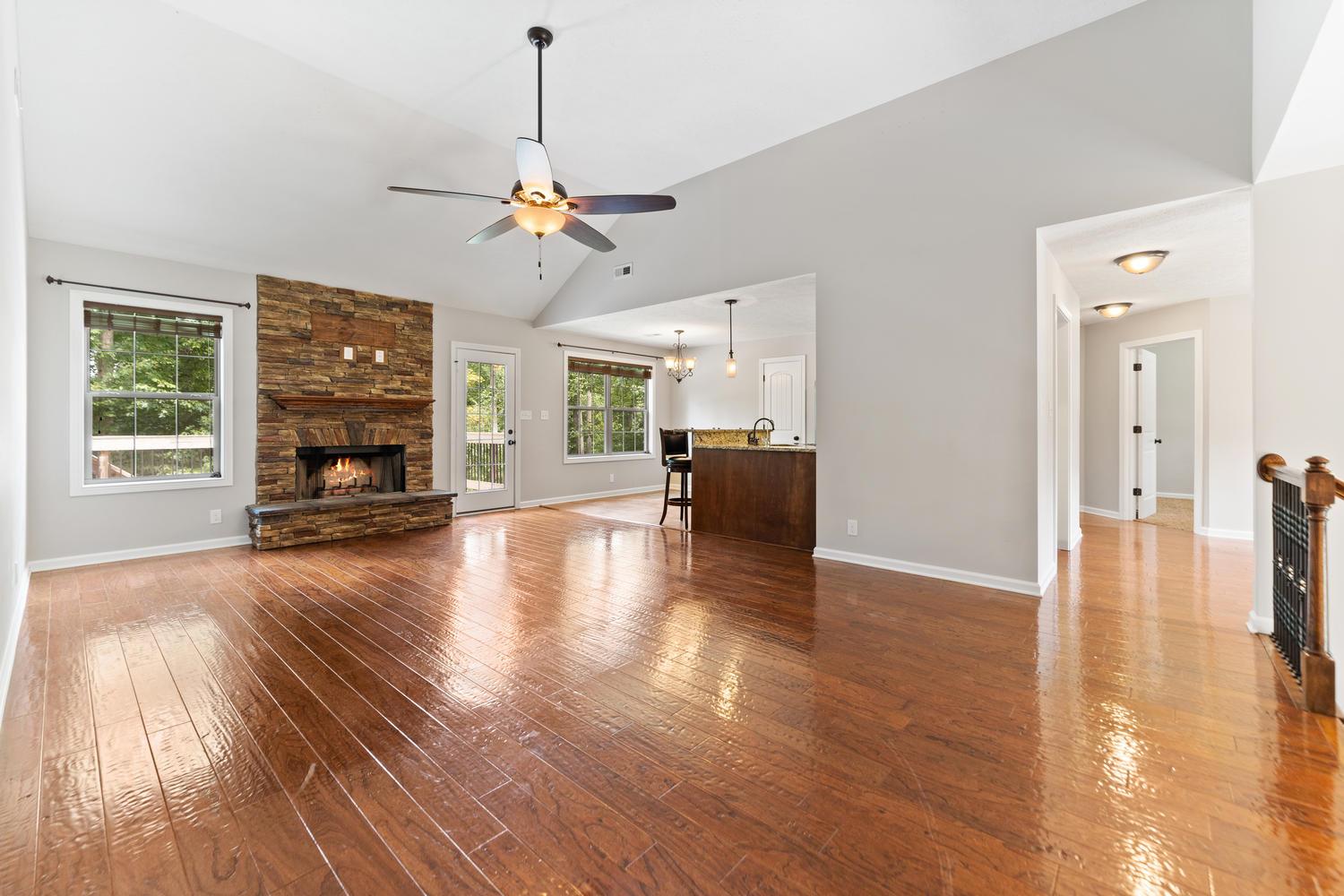 2202 Bend Road Clarksville, TN 37040 - Photo 3 of 29 Gallery Image 3