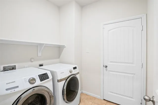 $305,000 | 933 Walls Boulevard, Crowley, TX 76036