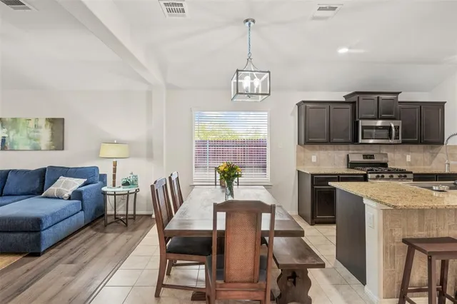 $305,000 | 933 Walls Boulevard, Crowley, TX 76036