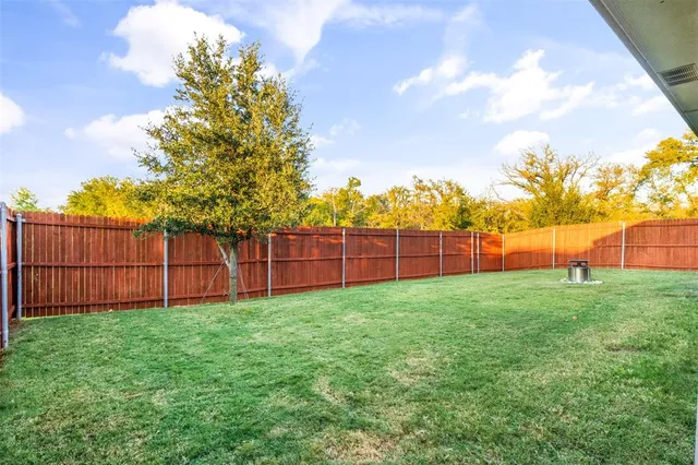 $305,000 | 933 Walls Boulevard, Crowley, TX 76036