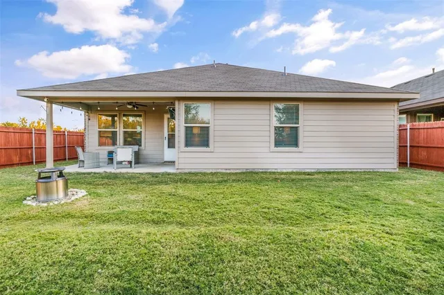 $305,000 | 933 Walls Boulevard, Crowley, TX 76036
