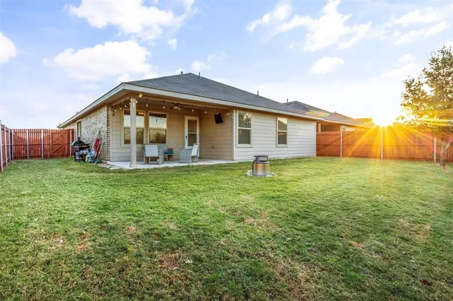 $305,000 | 933 Walls Boulevard, Crowley, TX 76036