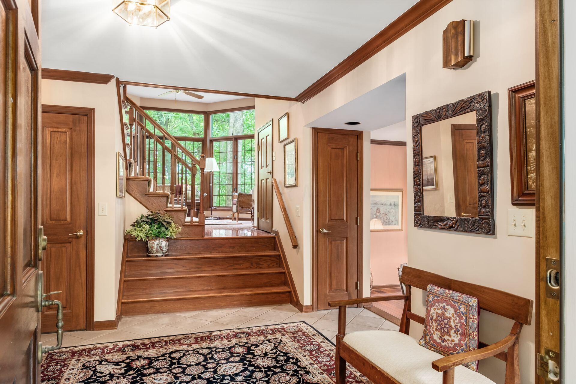 5617 Dublin Road Dublin, OH 43017 - Photo 5 of 40 Large Reception Foyer