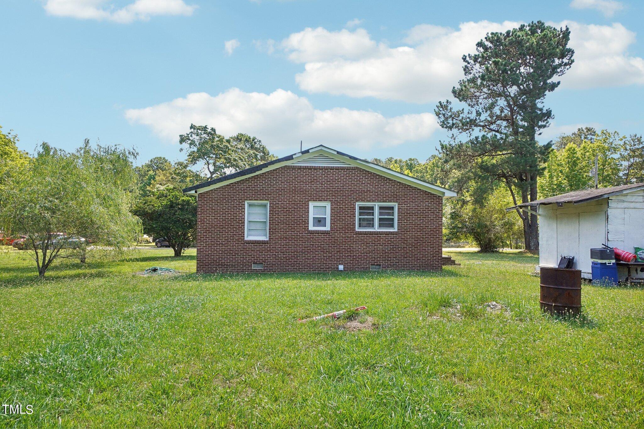 425 Kittrell Road Kittrell, NC 27544 - Photo 19 of 69 Side of house 391