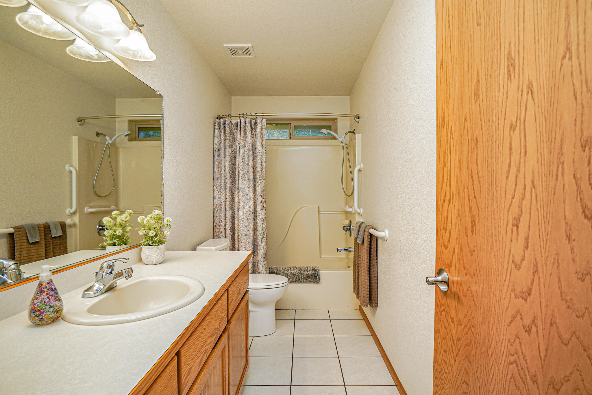 186 Felkner Road Grants Pass, OR 97527 - Photo 40 of 68 DSC09750