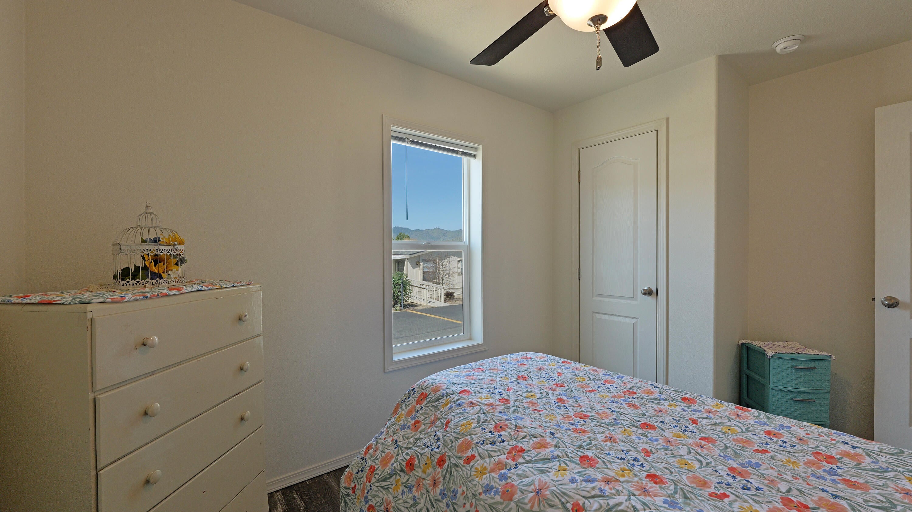 8401 Old Stage Road, Unit 13 Central Point, OR 97502 - Photo 47 of 63 Guest Bedroom