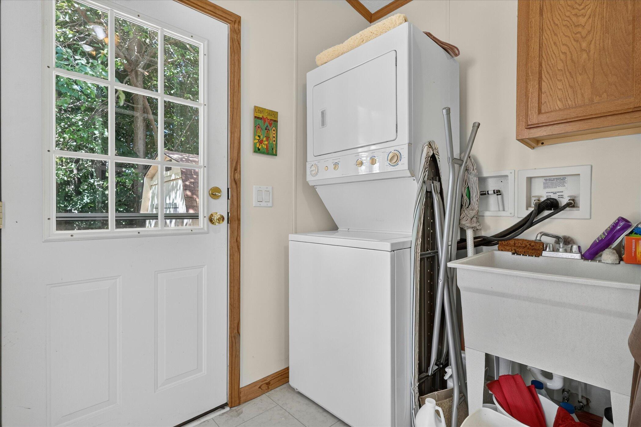 8000 Warren Woods Road, Unit 100 Three Oaks, MI 49128 - Photo 24 of 34 24-8000-Warren-Woods-Rd-100-WindowStill-
