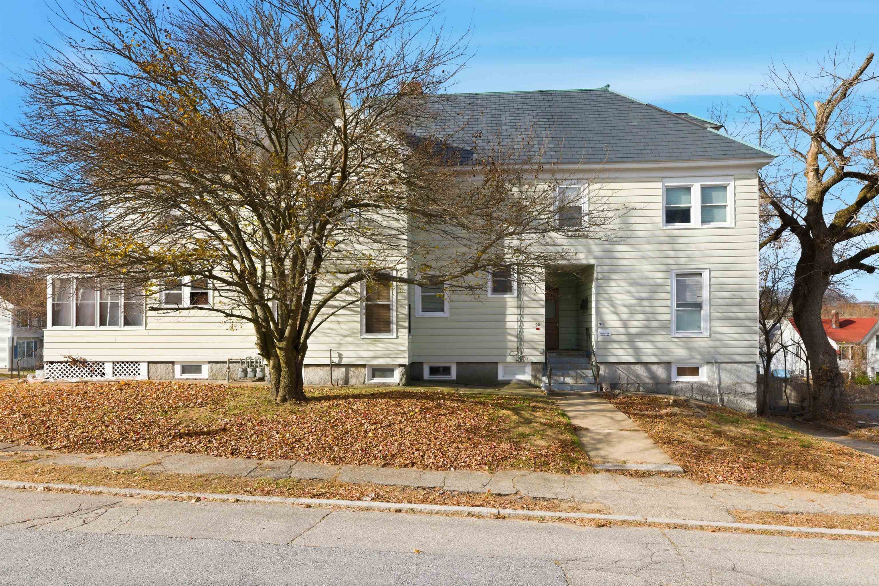 552 Spruce Street Manchester, NH 03103 - Photo 3 of 18 Gallery Image 3