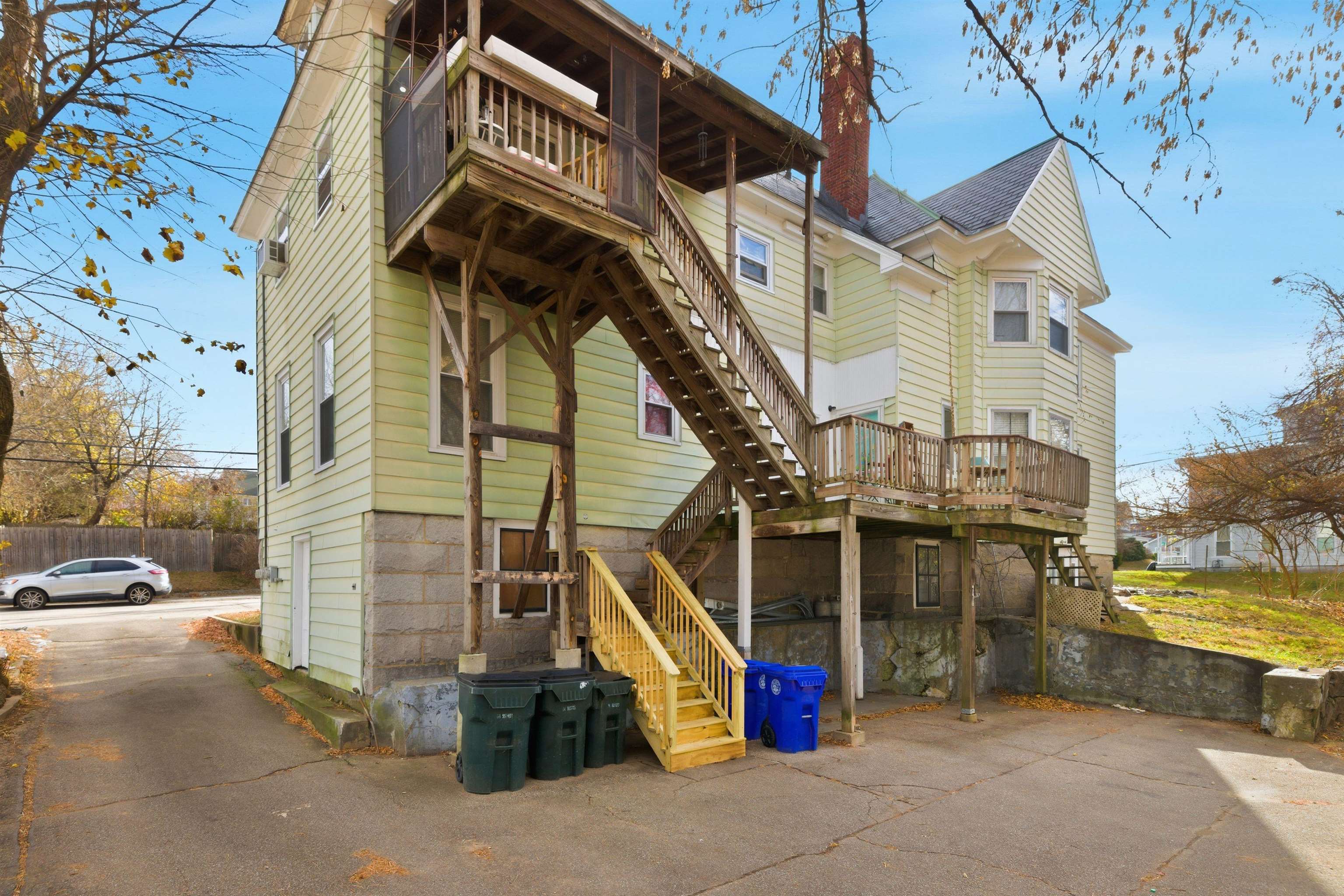 552 Spruce Street Manchester, NH 03103 - Photo 4 of 18 Gallery Image 4