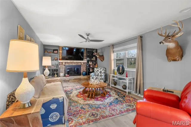 $469,500 | 918 Donna Drive, Jackson, MO 63755