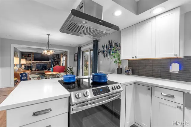 $469,500 | 918 Donna Drive, Jackson, MO 63755