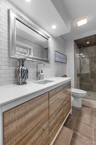 $469,500 | 918 Donna Drive, Jackson, MO 63755