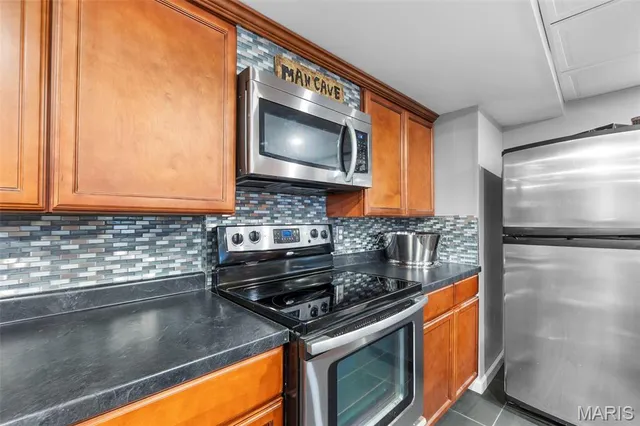 $469,500 | 918 Donna Drive, Jackson, MO 63755