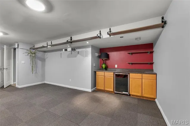 $469,500 | 918 Donna Drive, Jackson, MO 63755